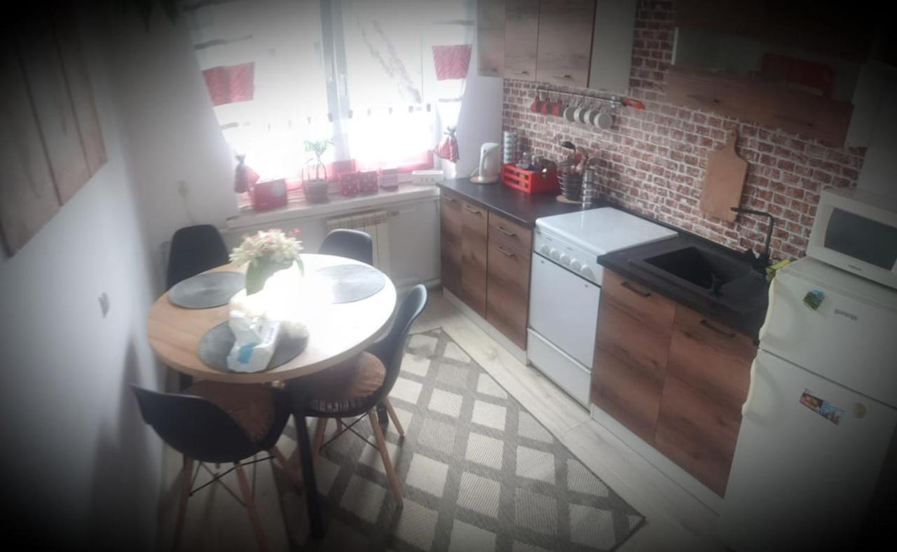 Apartament Wrzos Bieszczady Czarna  Exterior photo